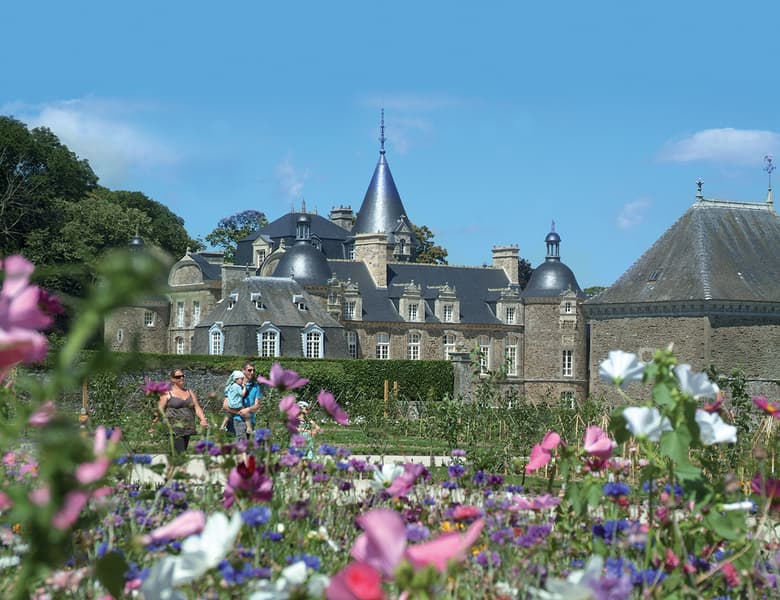 Visite guidée des jardins de la Bourbansais avec le Chef Jardinier sur le thème « Un autre regard sur le jardin : du sol aux ailes »