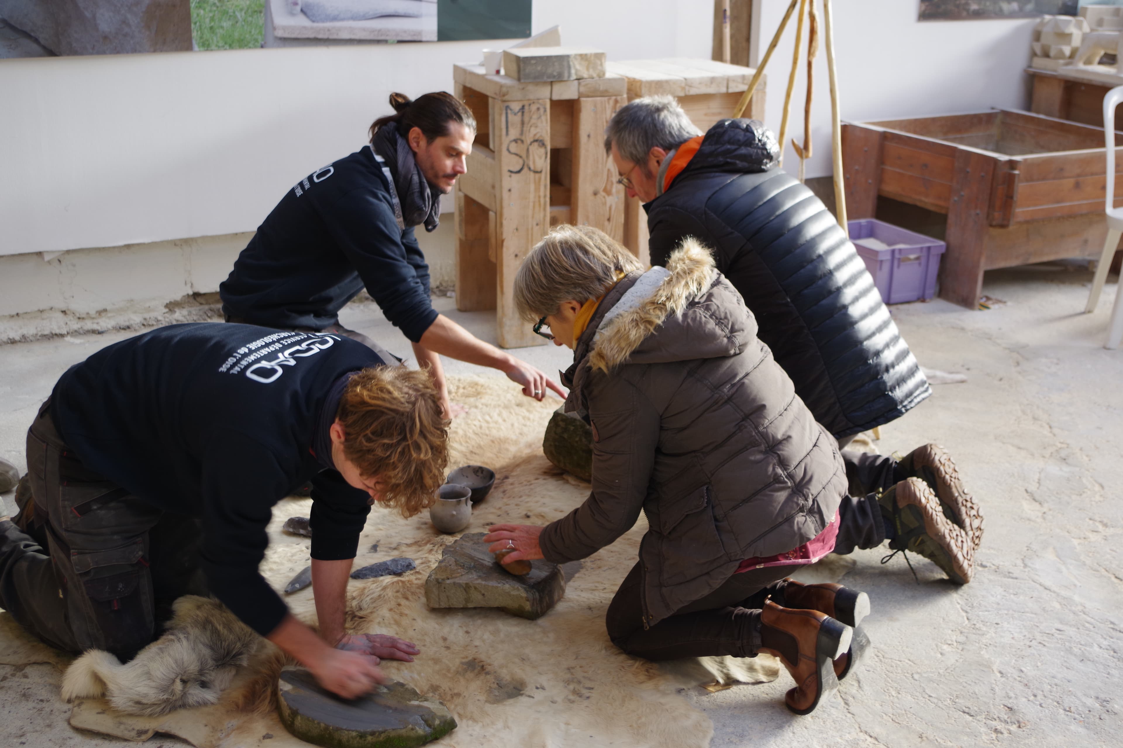 Atelier taille de Silex (Village de l'archéologie de Vendeuil-Caply)